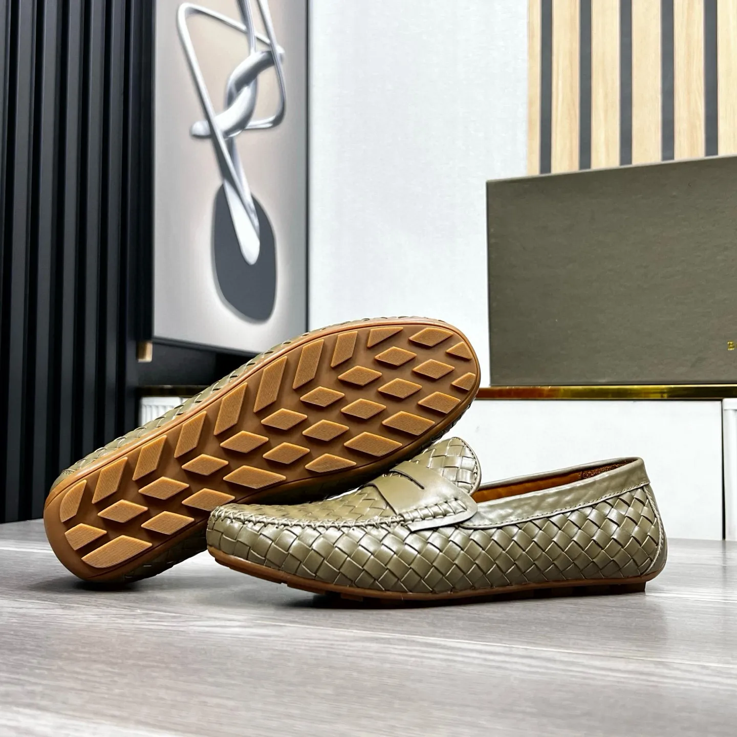 Ex-factory price 500 BV〰️Handmade classic men's leather shoes, Doudou shoes👉👉driving shoes, slip-on shoes, made of imported cowhide woven from Italy, 💕water-dyed cowhide lining, 🔊original outsole, waterproof platform design, comfortable on the feet. A good choice for traveling and driving, two colors available, code number: 38-44, (45 can be customized)